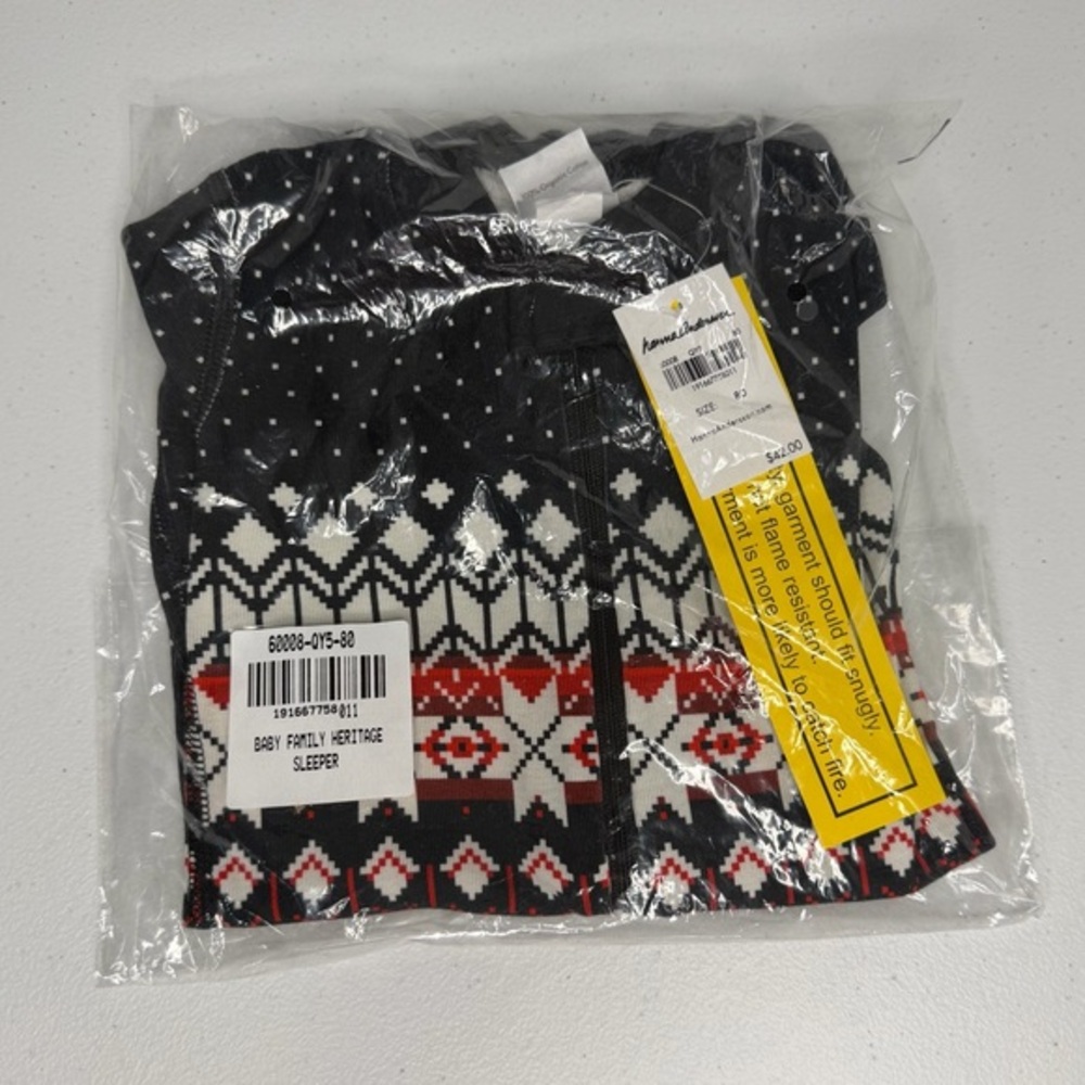 Hanna Andersson Holiday Baby Zip Sleeper Family Heritage Black Red & White NWT‎ - Picture 2 of 4
